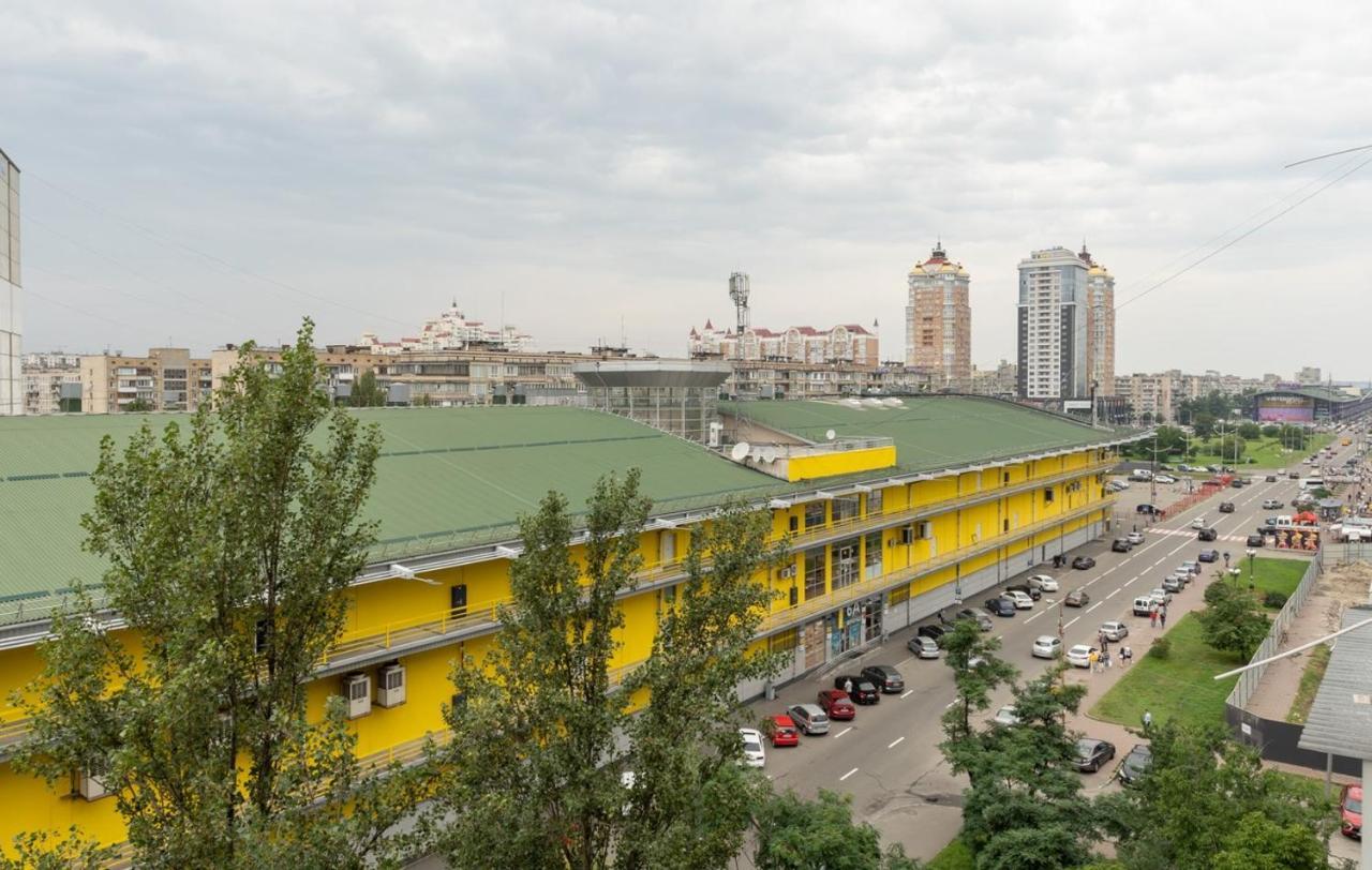 Світла, Комфортна Квартира Біля Метро Мінська キエフ エクステリア 写真